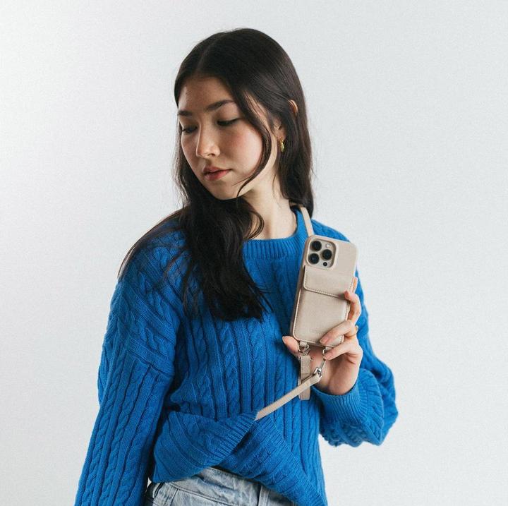 Actual product image Urbany's Necklace Case Handykette+ BEACH BEAUTY iPhone 17 Pro Max