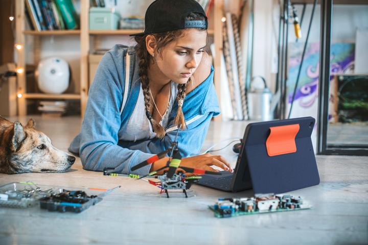 Produktbild Logitech Rugged Combo 3 Touch (Apple iPad 2019 (7. Gen), Apple iPad 2020 (8. Gen), Apple iPad 2021 (9. Gen))