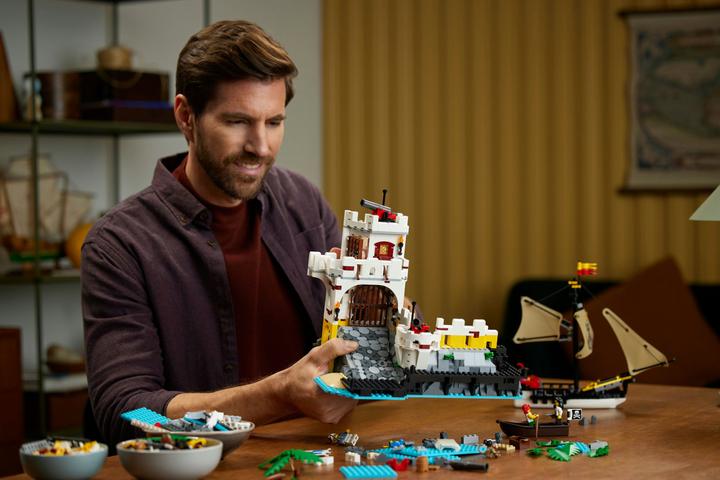 Produktbild LEGO Eldorado Fortress (10320, LEGO Icons, LEGO Seltene Sets)