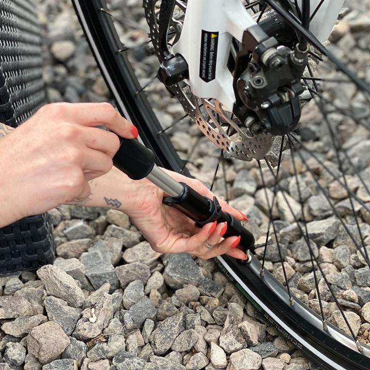 Produktbild Intirilife Mini Fahrradpumpe