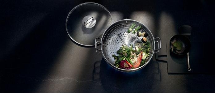 Produktbild WMF Wok Set 4tlg Wokpfanne 36cm 4,5l Glasdeckel Induktion Edelstahl (36.36 cm, Wok Pfanne, Edelstahl)