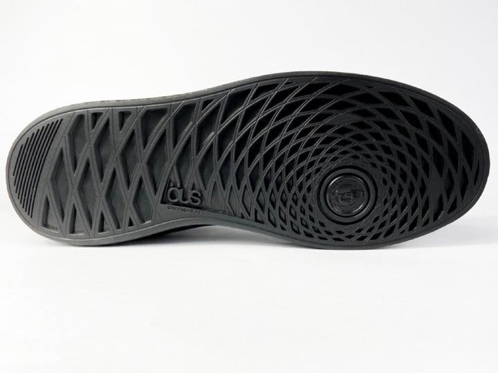 Immagine prodotto Öus Scarpe da skate Arquitetonico all black essencial (45)