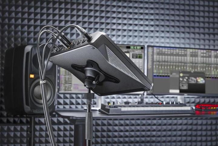 Actual product image RØDE VESA Mount