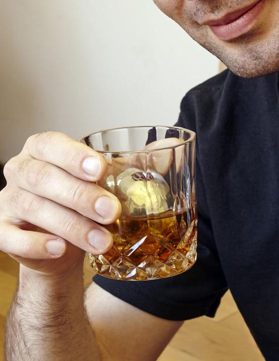 Actual product image Kikkerland Whiskey Balls (Whisky stones)