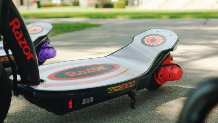 Immagine prodotto Razor Power Core E100 (18 km/h, 18 km)
