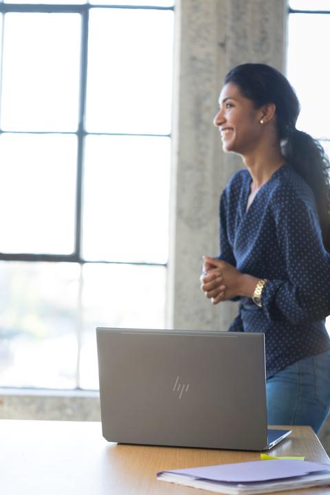 Actual product image HP ZBook Studio G5 Mobile Workstation (15.6-inch) Ultra HD Intel® Core™ i9 DDR4-SDRAM SSD NVIDIA (15.60", 512 GB, 16 GB, Intel Core i9-8950HK)