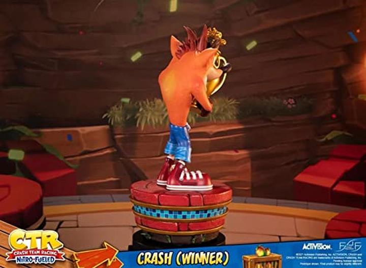 Actual product image Magni First4Figures - Crash Team Racing Nitro-Fueled (Crash Winner) RESIN /Figure