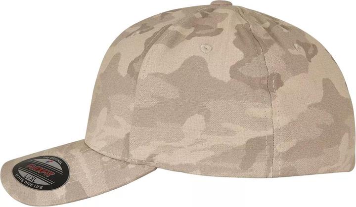 Actual product image Flexfit Camo Lightweight Baseball Cap