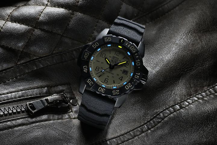 Immagine prodotto Luminox Navy Seal Steel 3250 Series (Orologio sub, 45 mm)