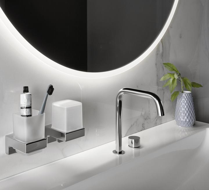 Produktbild Emco pure + LED-Lichtspiegel mit Heizfolie, Durchmesser 790 mm, 441120808