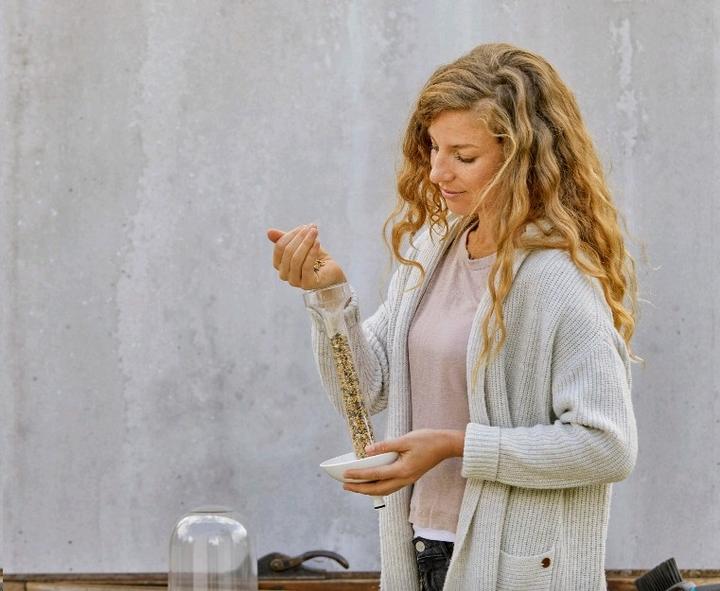 Actual product image Gardena ClickUp! Bird Feeder Action