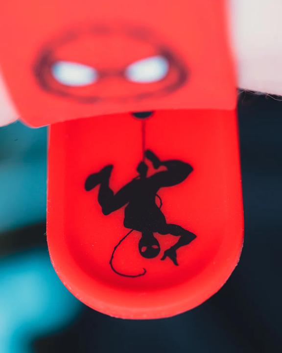 Actual product image Moby Fox Bracelet Smartwatch Spider-Man Logo 22 mm (22 mm, Stainless steel, Silicone)