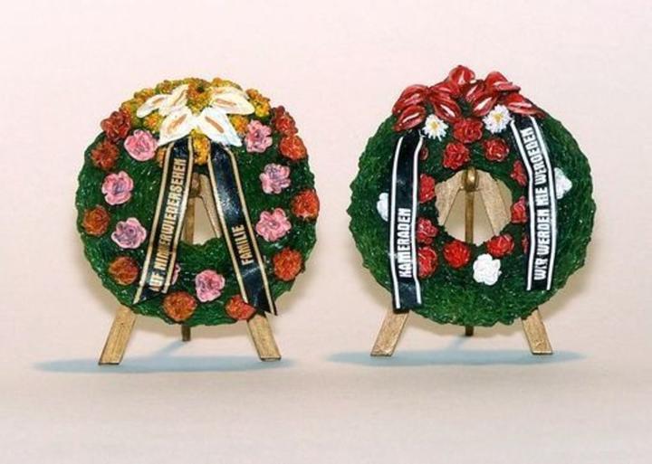 Actual product image Plus Model Grave wreaths with stands