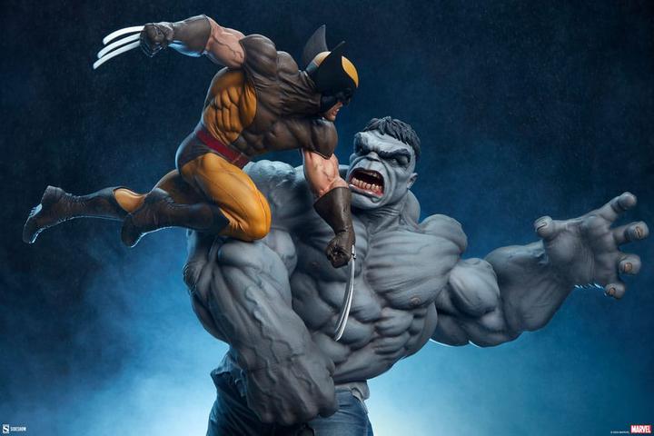 Actual product image Sideshow Marvel Statue Grey Hulk vs Wolverine 58 cm