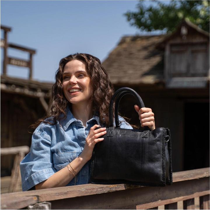 Immagine prodotto Hide & Stitches Ispirato dalla Campagna