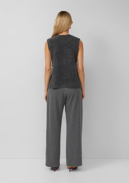 Produktbild s.Oliver Strickpullunder Pullunder aus Bouclé-Strick mit seitlichen Schmuck-Details (36)