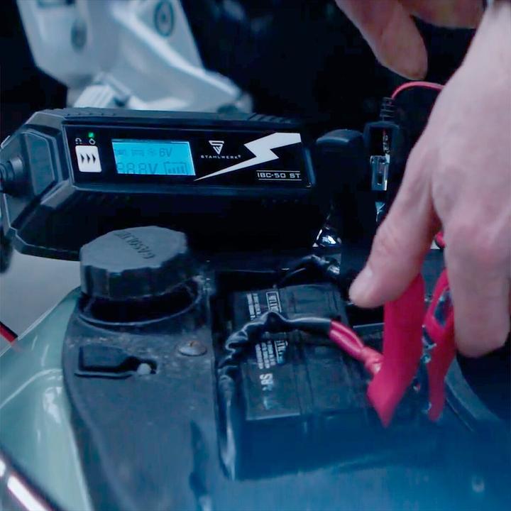 Actual product image Stahlwerk Battery charger IBC-100 ST with microprocessor and 10 charging modes (12V, 24V, 10 A)