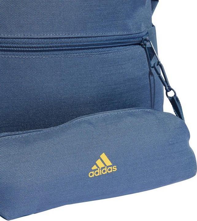 Actual product image Adidas Classic horizontal 3-stripes backpack (27.75 l)