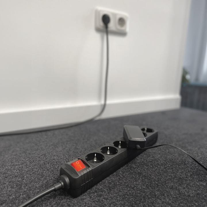 Actual product image ACT Power strip with illuminated switch, 6 sockets, 3 m, black (6x, CEE 7/4, 3 m)