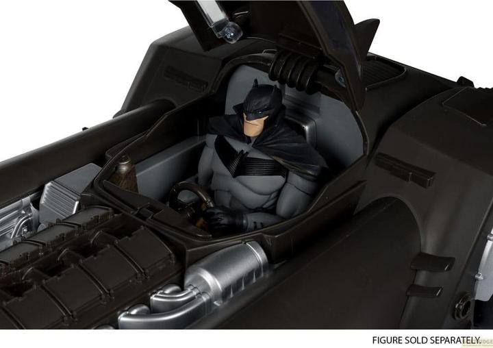 Produktbild McFarlane DC Multiverse Fahrzeug White Knight Batmobile (Gold Label) 18 cm