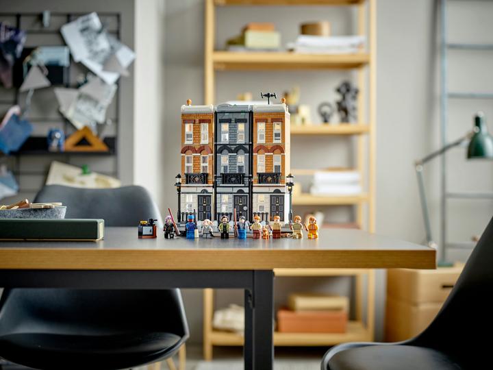 Actual product image LEGO 12 Grimmauld Place (76408, LEGO Harry Potter)