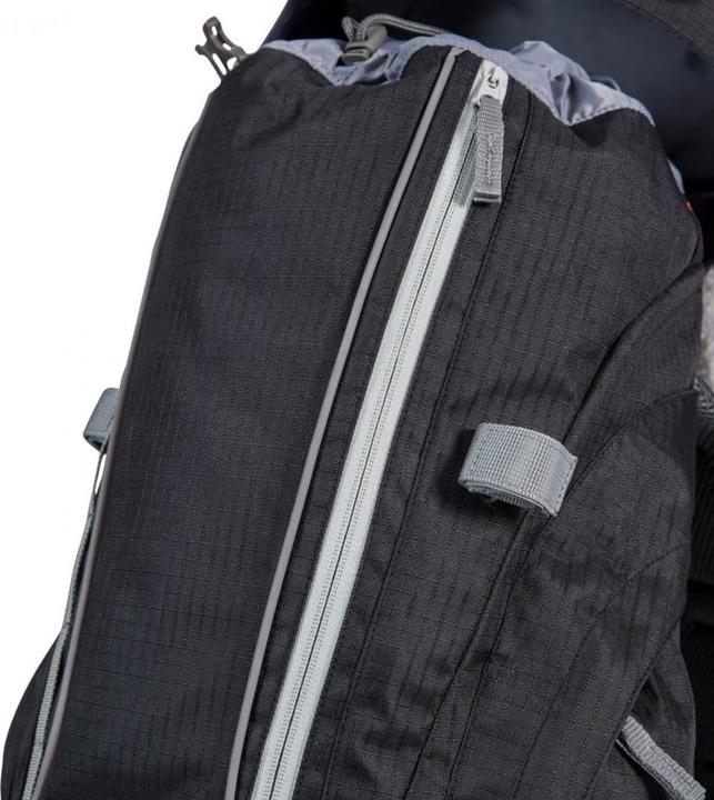 Actual product image Trespass Trek (33 l)