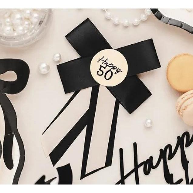 Thumbnail - Partydeco Rosette 50. Geburtstag – Accessoire in Creme-Schwarz