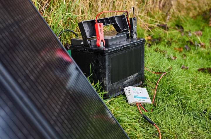 Produktbild Osram BATTERYcharge SOLAR 100W Monokristallines Solarmodul 100 W 12 V, 5 V (100 W, 8.38 kg)