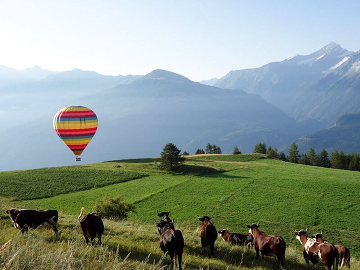 Produktbild Smartbox 1 Heissluftballonfahrt über die Aostataler Alpen im Morgengrauen für 2 (2 Pers.)