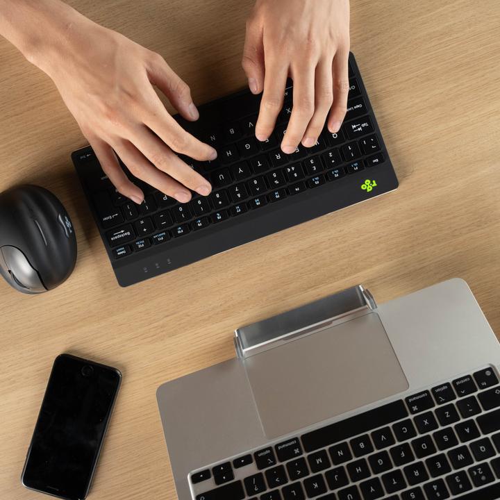 Actual product image R-Go Tools R-Go Compact Break ergonomic keyboard, QWERTZ (DE), bluetooth, black (Germany, Wireless)