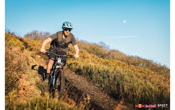 Actual product image Red Bull Spect Dundee (White, Pink)