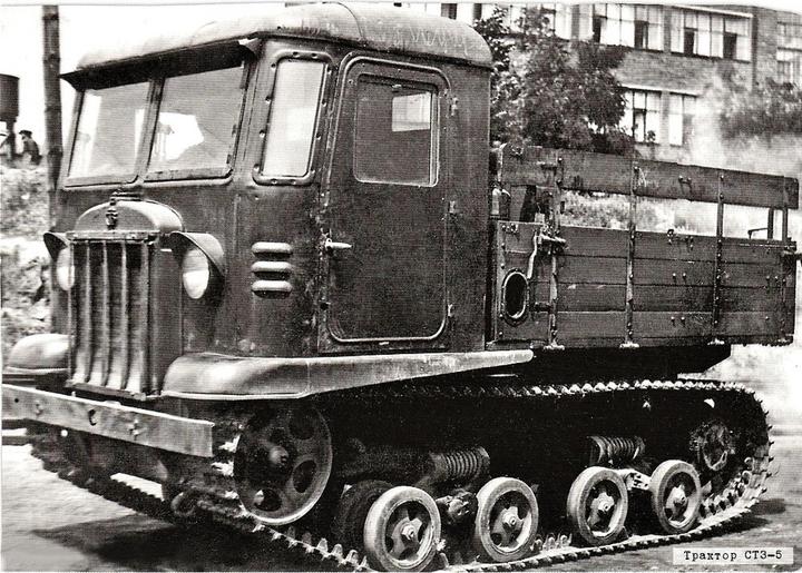 Produktbild 1:35 Sov. STZ-5 Artellerie Schlepper