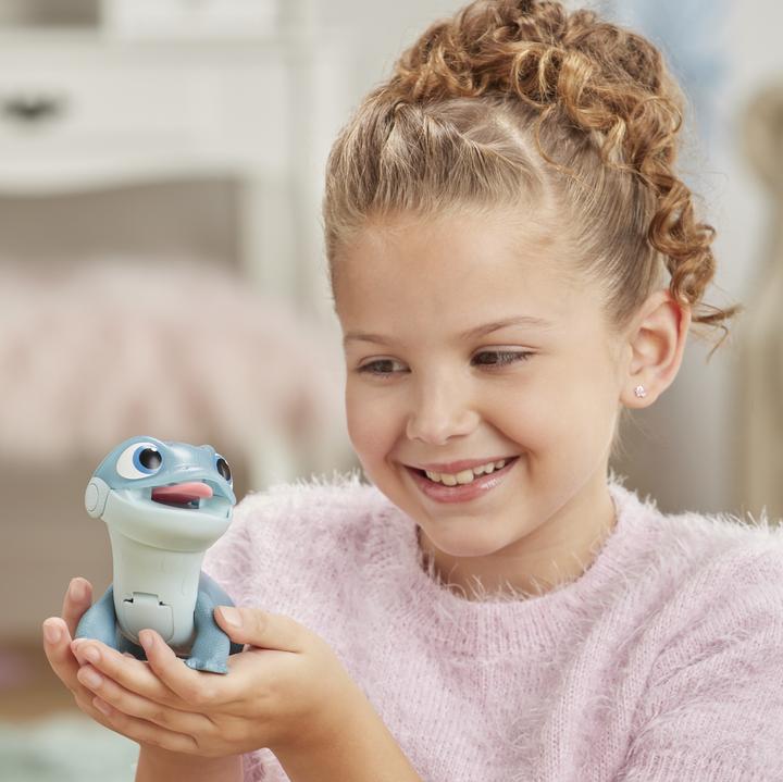 Produktbild Hasbro Frozen 2 Feuergeist mit Schnee- Snack