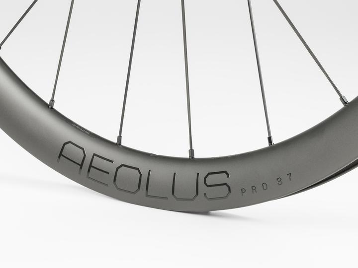 Actual product image Bontrager Aeolus Pro 37 TLR Disc (Rear wheel, 28")