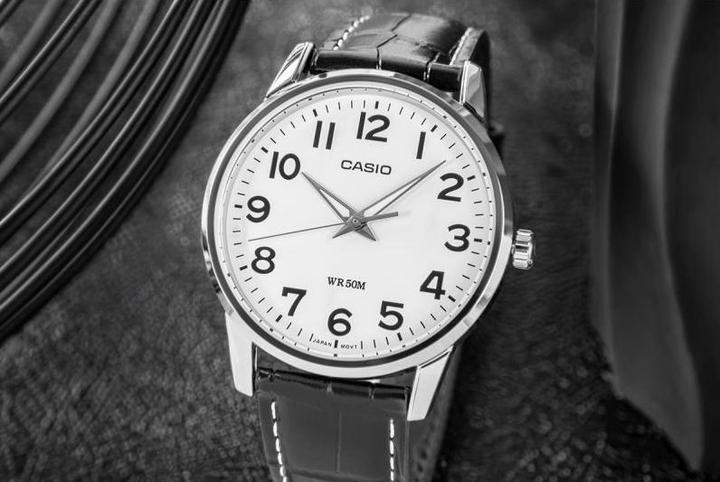 Produktbild Casio Collection (40 mm)