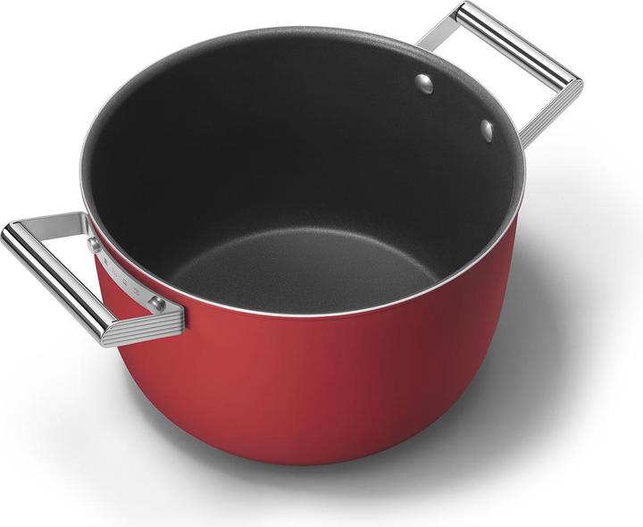 Actual product image Smeg CKFC2611RDM Casserole Ø 26 cm with glass lid, 2 handles, red (26 cm, Casserole + Stewpot, Aluminium, Stainless steel)