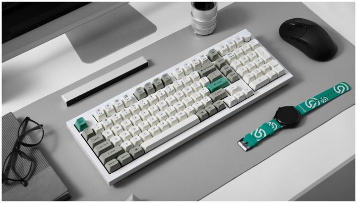 Actual product image Keychron Q5 Max (Q5M-P1) QMK/VIA Wireless Custom Mechanical White Keyboard-Red Switch 96% US Layout (US, Wireless)