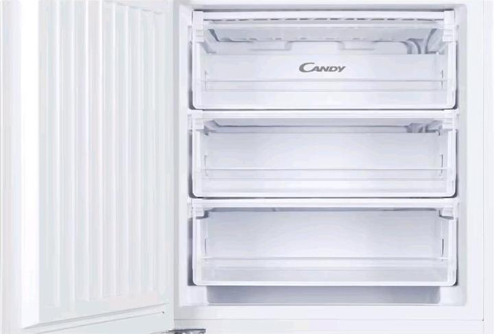 Immagine prodotto Candy CUS68EW Congelatore verticale statico 3 cassetti (Da incasso, 95 l)