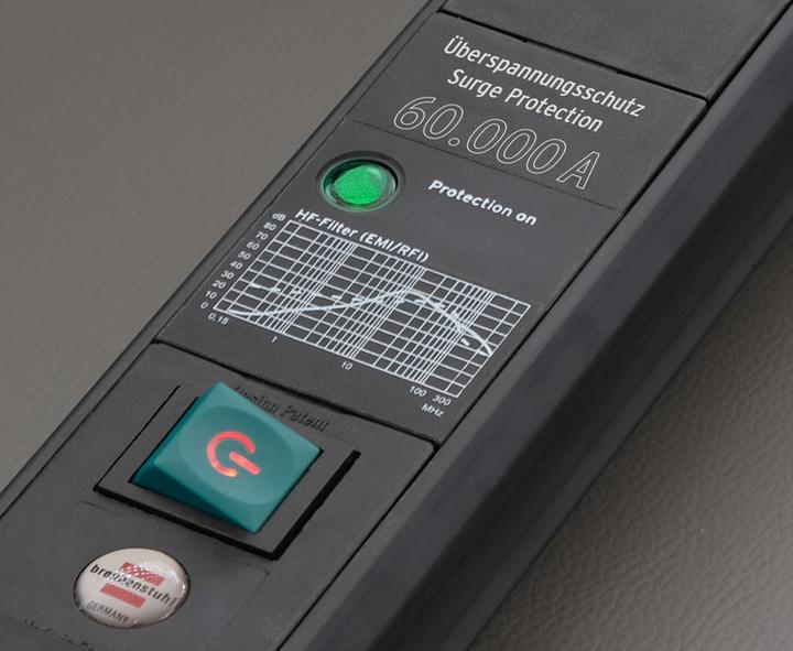 Image du produit Brennenstuhl Premium-Line 6x ÜSS 60.000 A, 5m Multiprise 6x avec protection contre les surtensions jusqu'à 60.000 (6 x, 5 m)