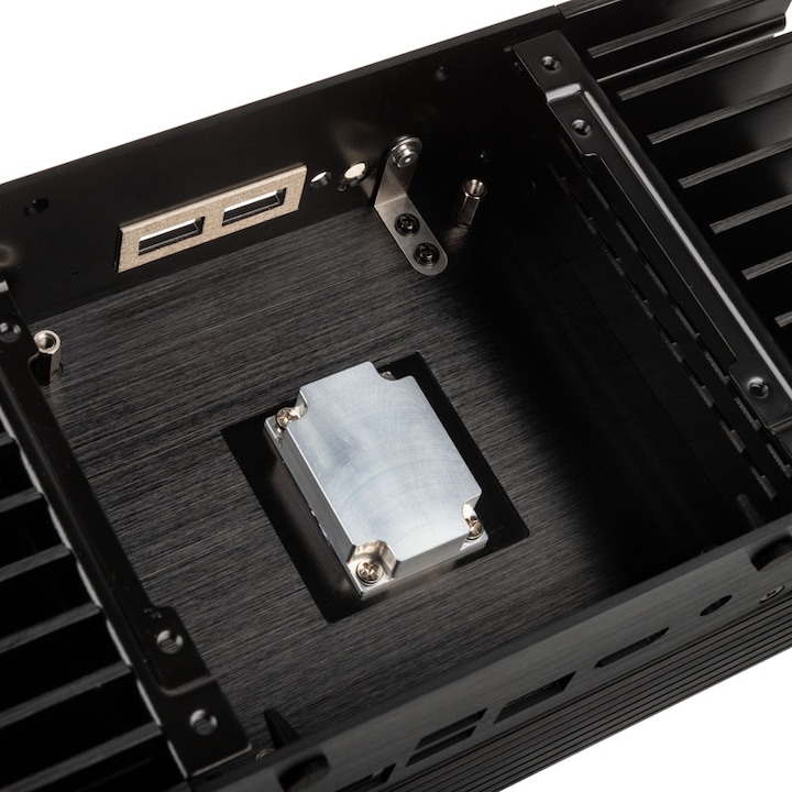 Produktbild Akasa Turing Fanless (UCFF)