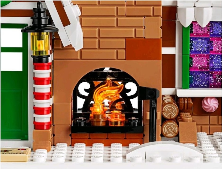 Actual product image LEGO Gingerbread House (10267, LEGO Creator Expert)