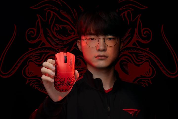 Actual product image Razer Deathadder V3 Pro Faker Edition (Wireless, Cable)