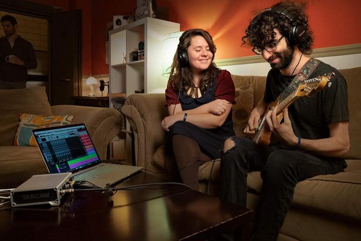 Immagine prodotto Tascam Serie 102i (USB)