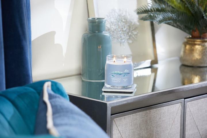 Actual product image Yankee Candle Azure Sky (368 g)