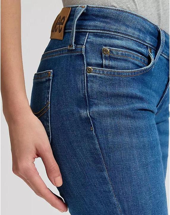 Actual product image Lee Jessica (32, 33)