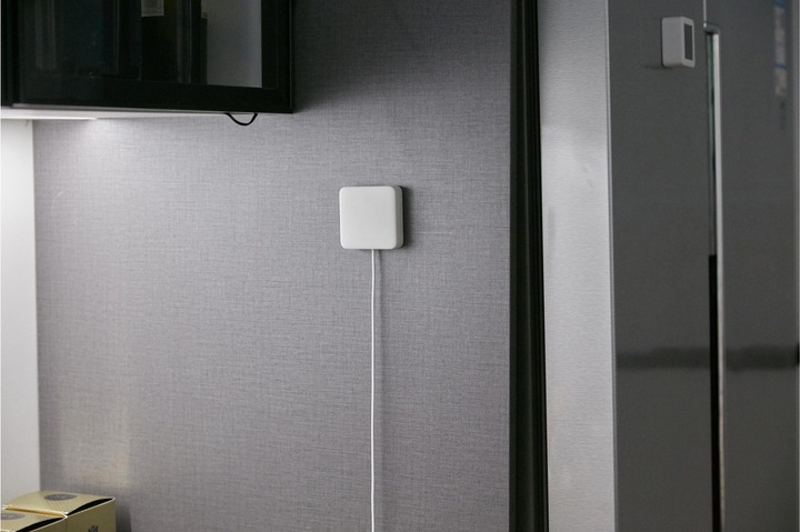 Actual product image SwitchBot Hub Mini