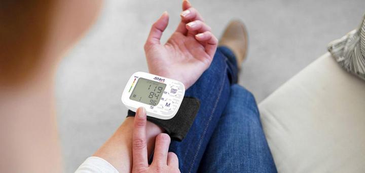 Produktbild Start by iHealth BPw (Blutdruckmessgerät Handgelenk)