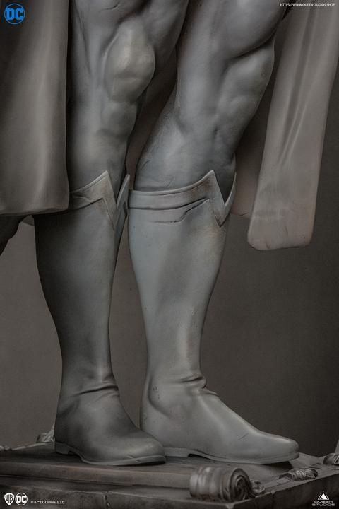 Actual product image Queen Studios DC Comics Museum Line statuette 1/4 Superman 60 cm