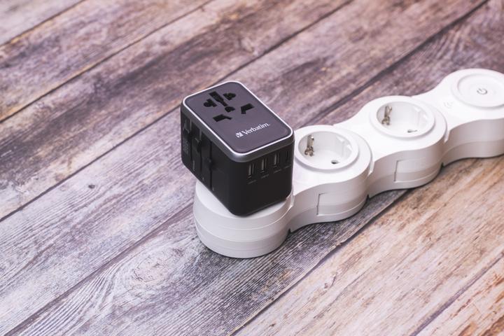 Productafbeelding Verbatim Universele Reisadapter