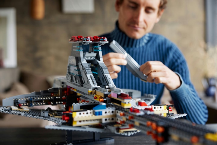 Actual product image LEGO UCS Venator-class Republic Attack Cruiser (75367, LEGO Star Wars, LEGO Rare Sets)